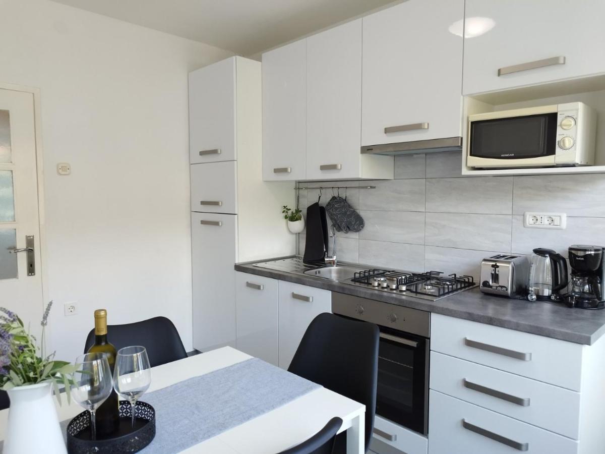 Antemma Apartment Пула Екстер'єр фото